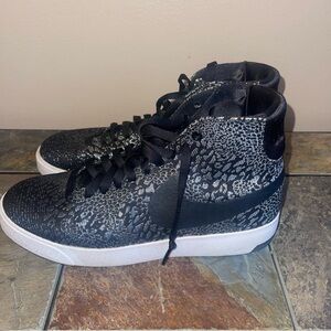 Nike Black and Gray Patterned Women's Sneakers